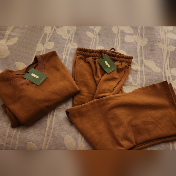 NWT Daily Drills Fleece Set: Oversized Crew And Pants Both XS/S Mousse Color - Picture 4 of 8